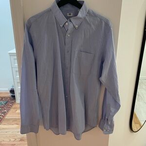 Uniqlo Men's Sky Blue Casual Button-Down Shirt